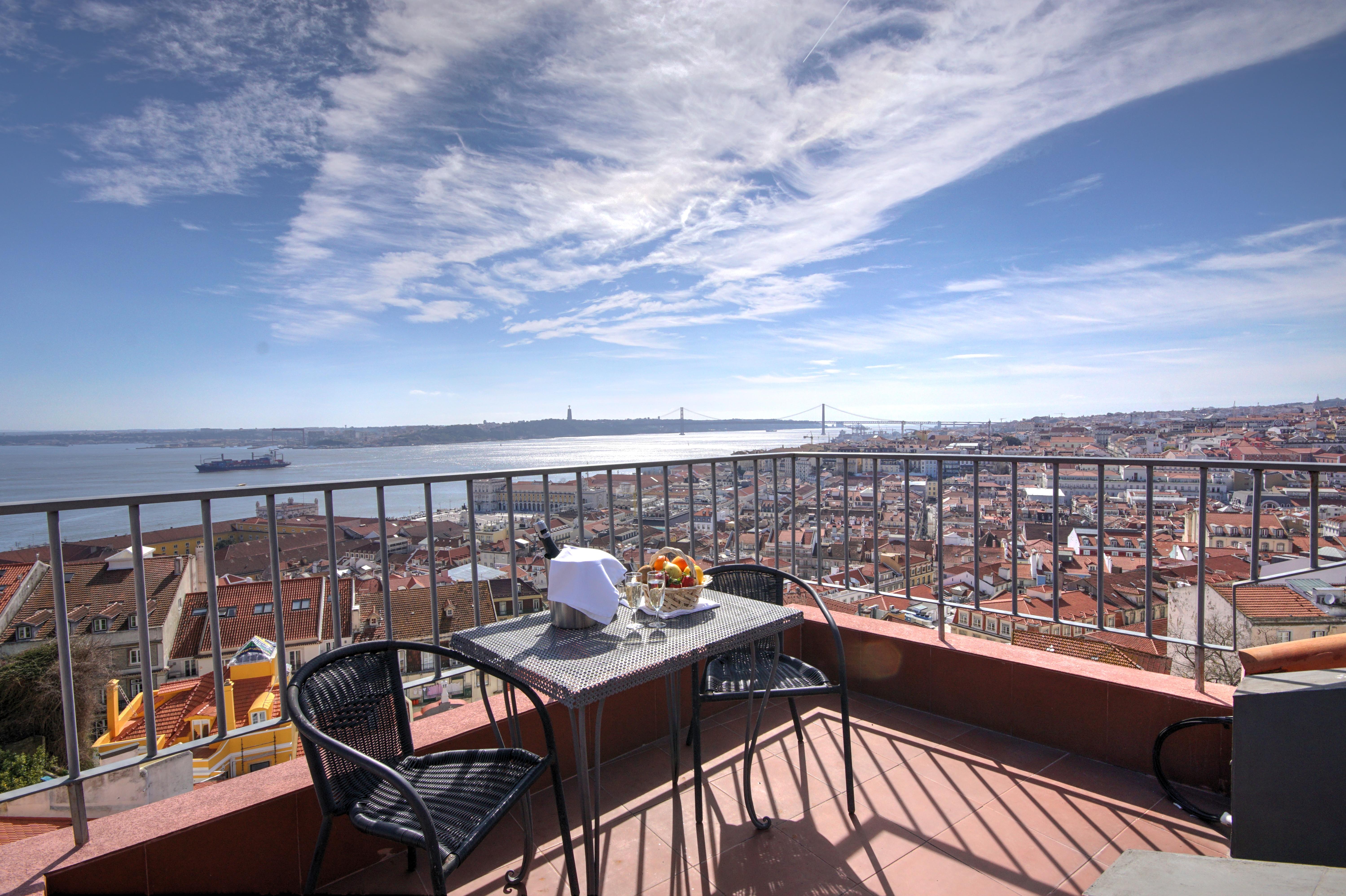 Solar Dos Mouros Hotel Lisbon Exterior photo